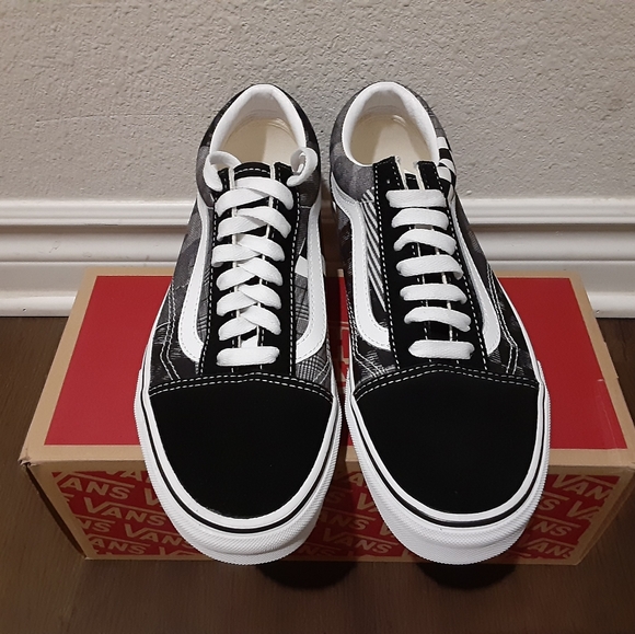 Vans - Picture 3 of 4